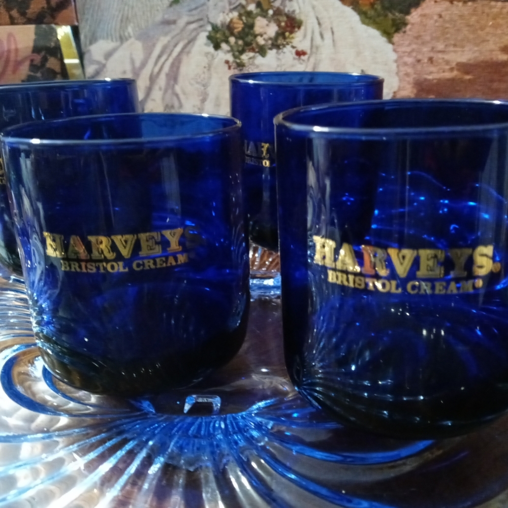 🍹Harvey’s Bristol Cream Cobalt Blue Bar Glasses🍷Vintage🆕A FABLOUS Gift.🍱 - Picture 2 of 7